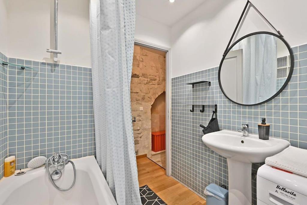 La Bulle - Parking Gratuit En Souterrain - 2 Mins Du Palais Des Papes - Clim Ac - Wifi Apartment Avignon Ngoại thất bức ảnh