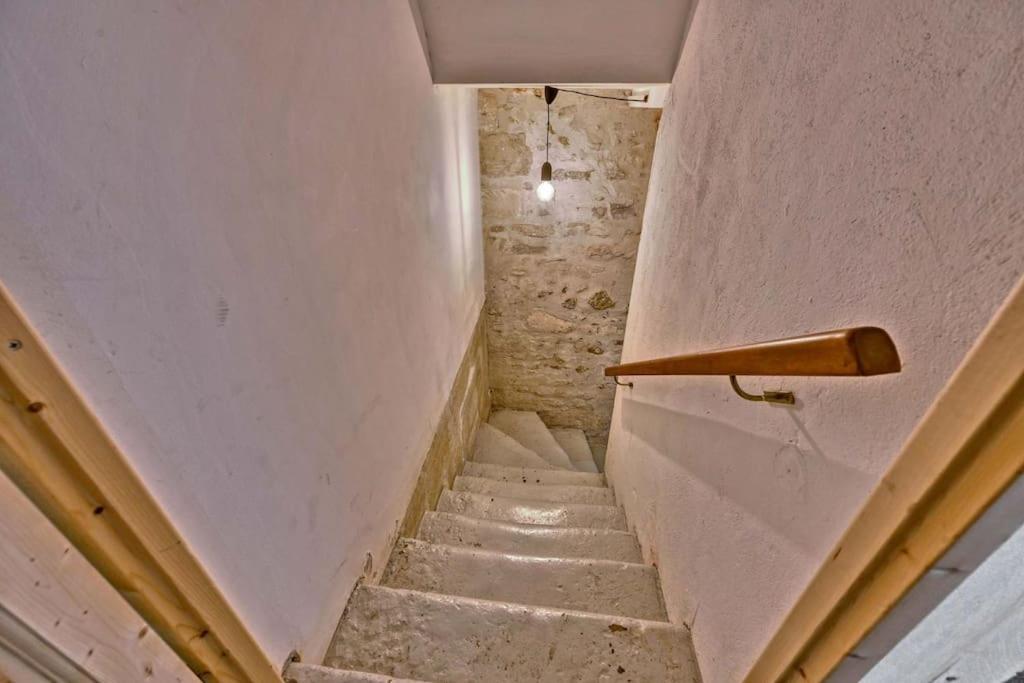 La Bulle - Parking Gratuit En Souterrain - 2 Mins Du Palais Des Papes - Clim Ac - Wifi Apartment Avignon Ngoại thất bức ảnh