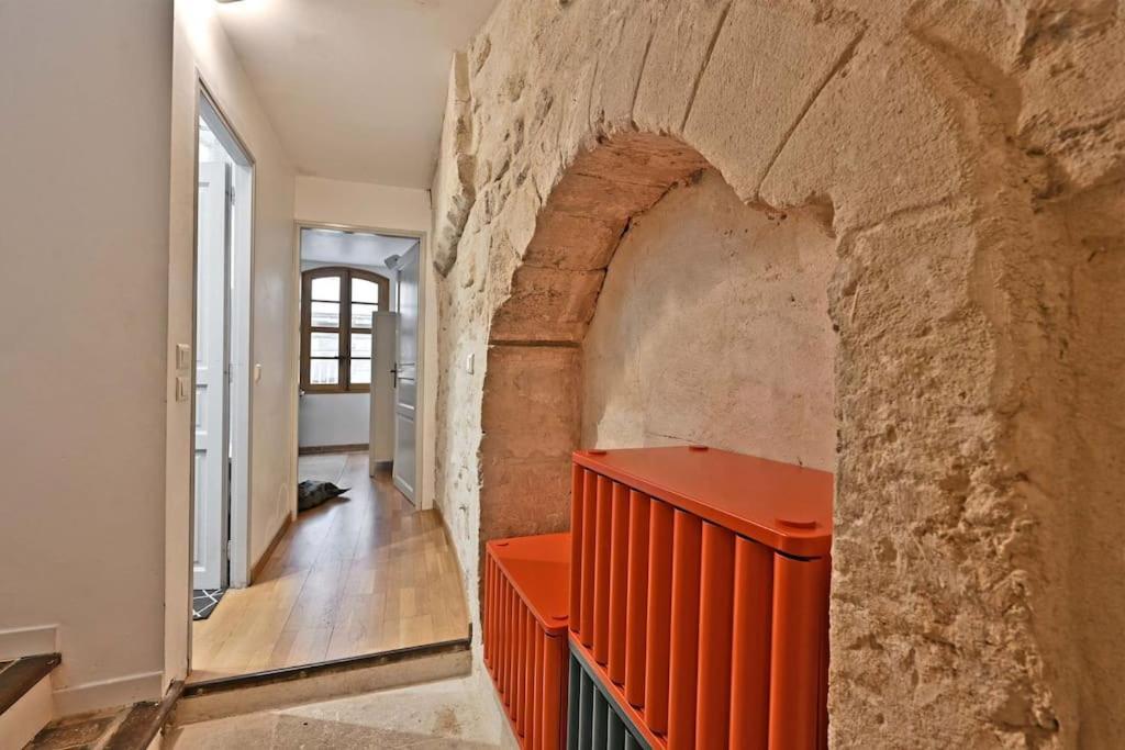 La Bulle - Parking Gratuit En Souterrain - 2 Mins Du Palais Des Papes - Clim Ac - Wifi Apartment Avignon Ngoại thất bức ảnh